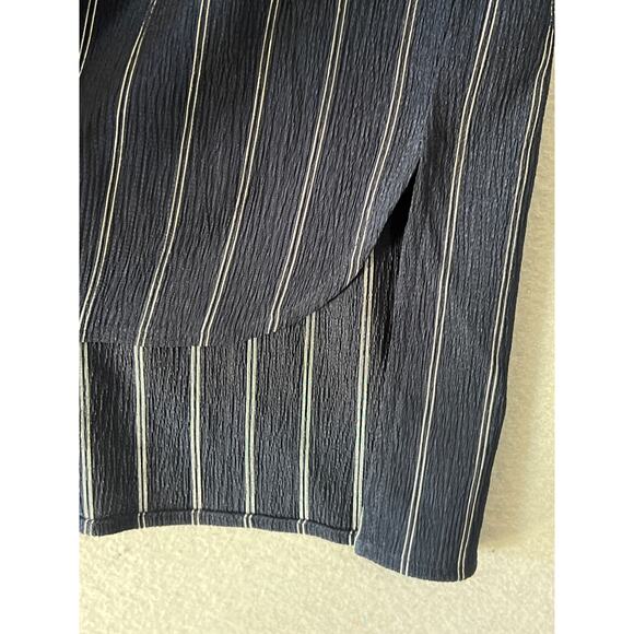 Chico’s Travlers Blouse Tunic Women’s 1(8/10) Navy Blue Strip Collard Button - Picture 4 of 8